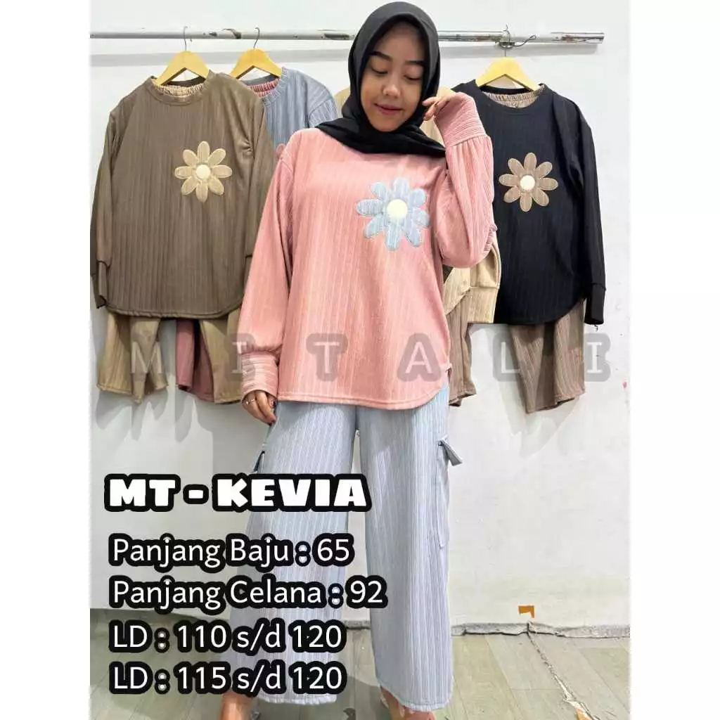 D - Oneset Kevia Variasi Kombinasi Warna Bordir Bunga + Celana Kargo [READY KIRIM]
